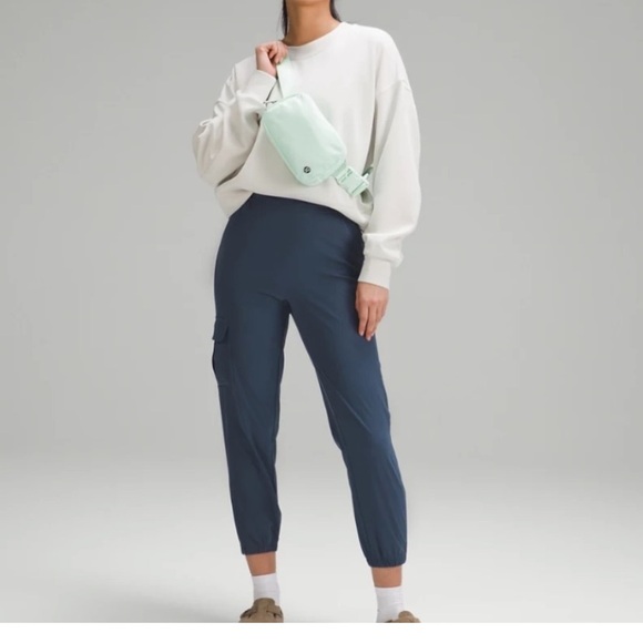 NEW Lululemon Everywhere Belt Bag Mint Moment 1L - Picture 2 of 6